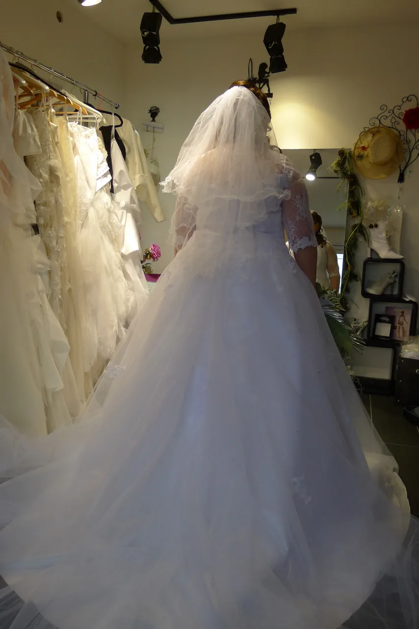 Courbes Divines — robe de mariée, Tulle & Satin