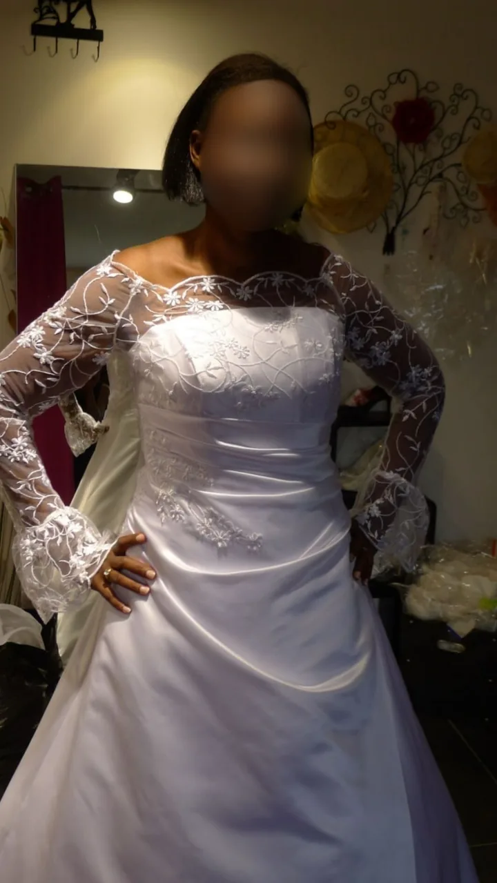 Majesté — robe de mariée, Dentelle & Taffetas